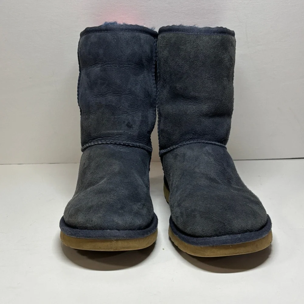 UGG Classic Short Boot Womens 9 Navy Blue Suede Shearling Warm Cozy Loungewear‎